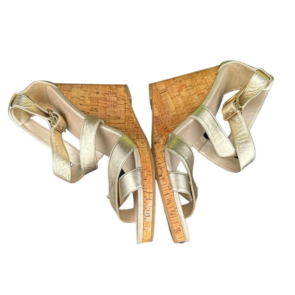 COLE HAAN METALLIC GOLDTONE WEDGE STRAPPY PLATFORM SHOES 9 - Picture 4 of 13